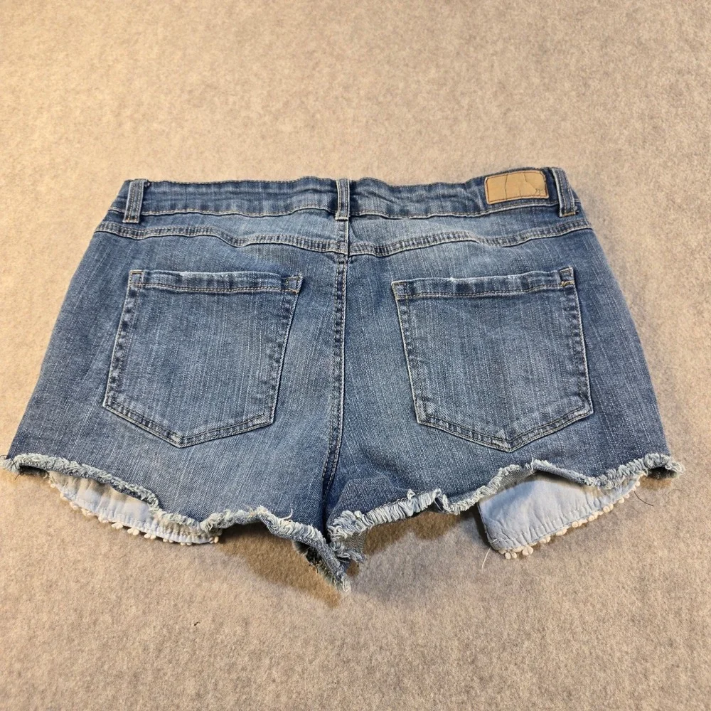Adam Levine Womens Distressed Denim Shorts Lace Trim Medium Wash Blue Size 13 - Picture 2 of 6